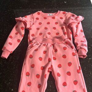 Lola and the boys size 8 strawberry